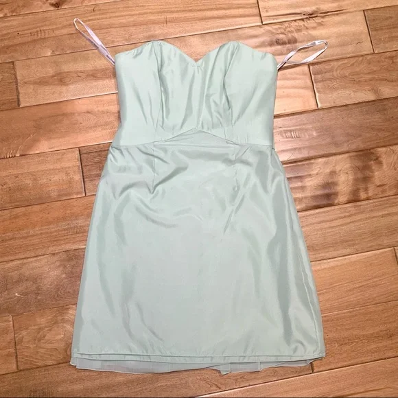 David’s Bridal Sage Green Strapless Chiffon Cocktail Dress Wedding Party - Picture 9 of 11